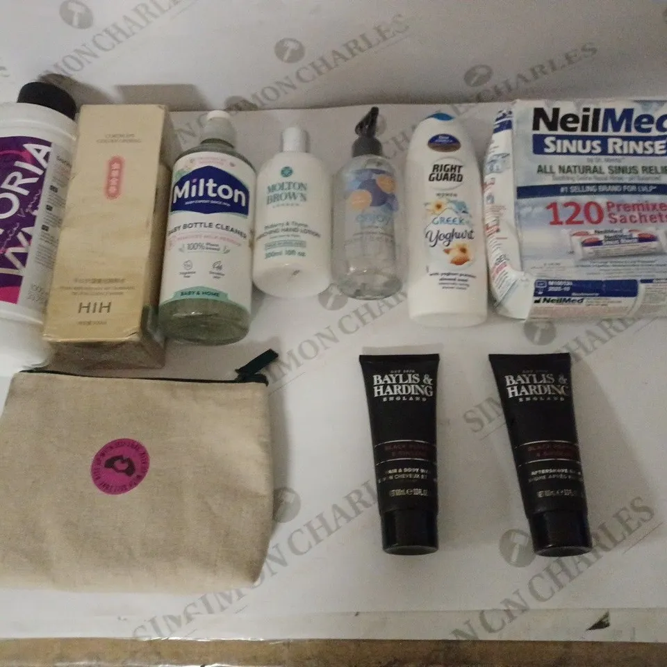LOT OF APPROX 10 ASSORTED HEALTH AND BEAUTY ITEMS TO INCLUDE SHOWER CREAM, HAND LOTION, BODY WASH ETC