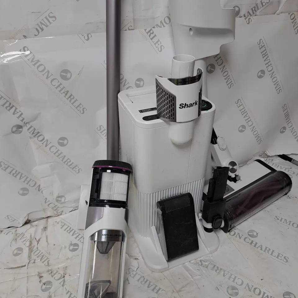 BOXED SHARK 1.3L AUTO EMPTY VACUUM CLEANER IW3510UK