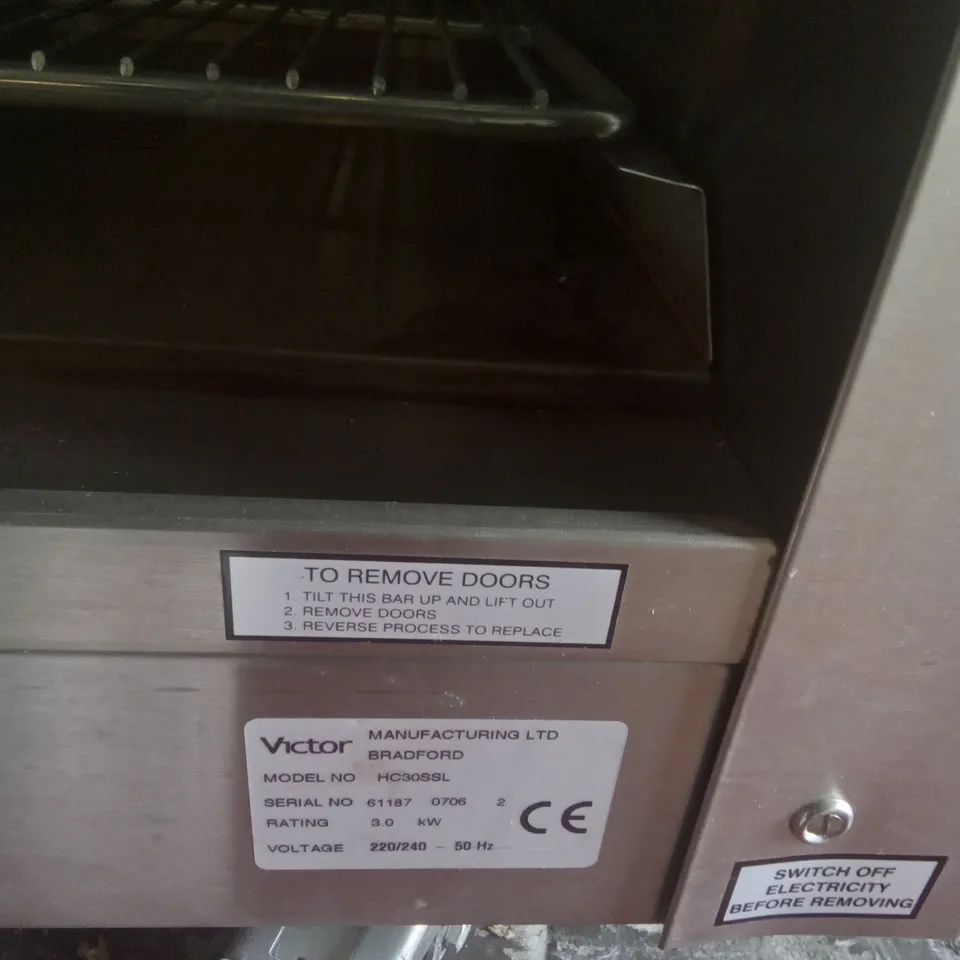 VICTOR HC30SSL COMMERCIAL HOT CUPBOARD 