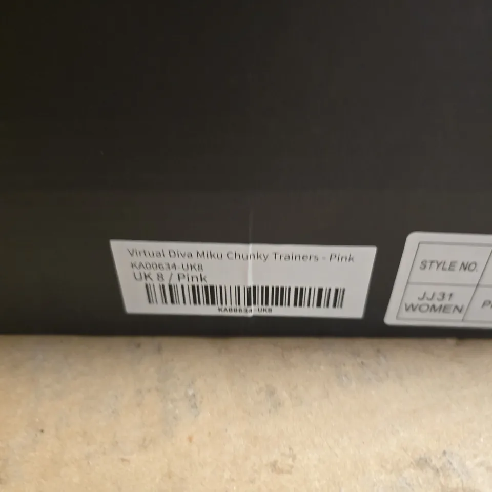 BOXED PAIR OF KOI X HATSUNE MIKU VIRTUAL DIVE MIKU CHUNKY TRAINERS - PINK (UK 8)