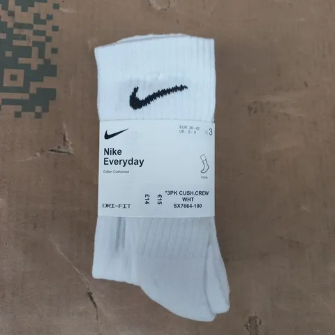 NIKE EVERYDAY COTTON CUSHIONED SOCKS (3-PACK) IN WHITE SIZE 5-8