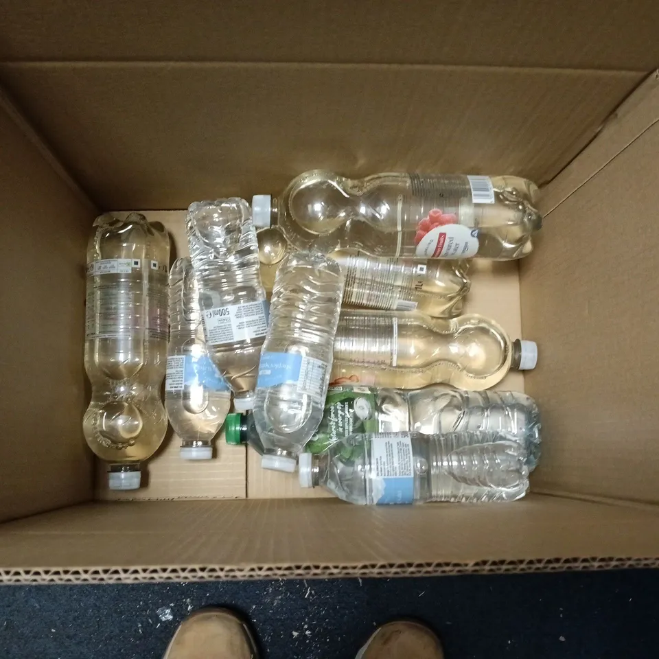 APPROXIMATELY 12 ASSORTED DRINK ITEMS TO INCLUDE - VOLVIC SPRING WATER, INDIAN TONIC WATER AND VARIOUS FLAVOURED WATERS