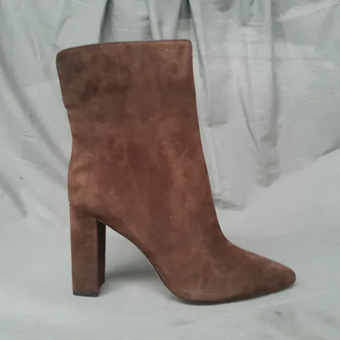 BOXED PAIR OF ALDO POINTED TOE HIGH BLOCK HEEL ANKLE BOOTS IN BROWN UK SIZE 6