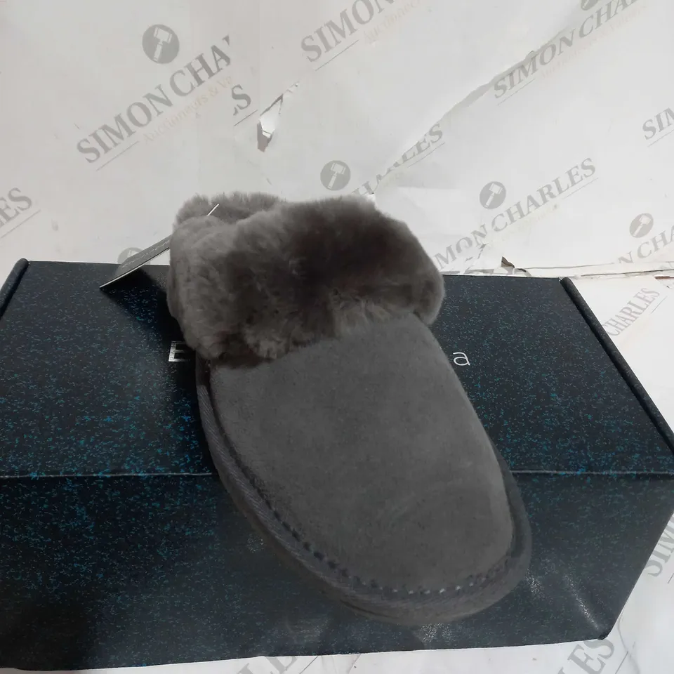BOXED EMU NEST JOLIE SHEEPSKIN SLIPPERS, CHARCOAL - SIZE 7
