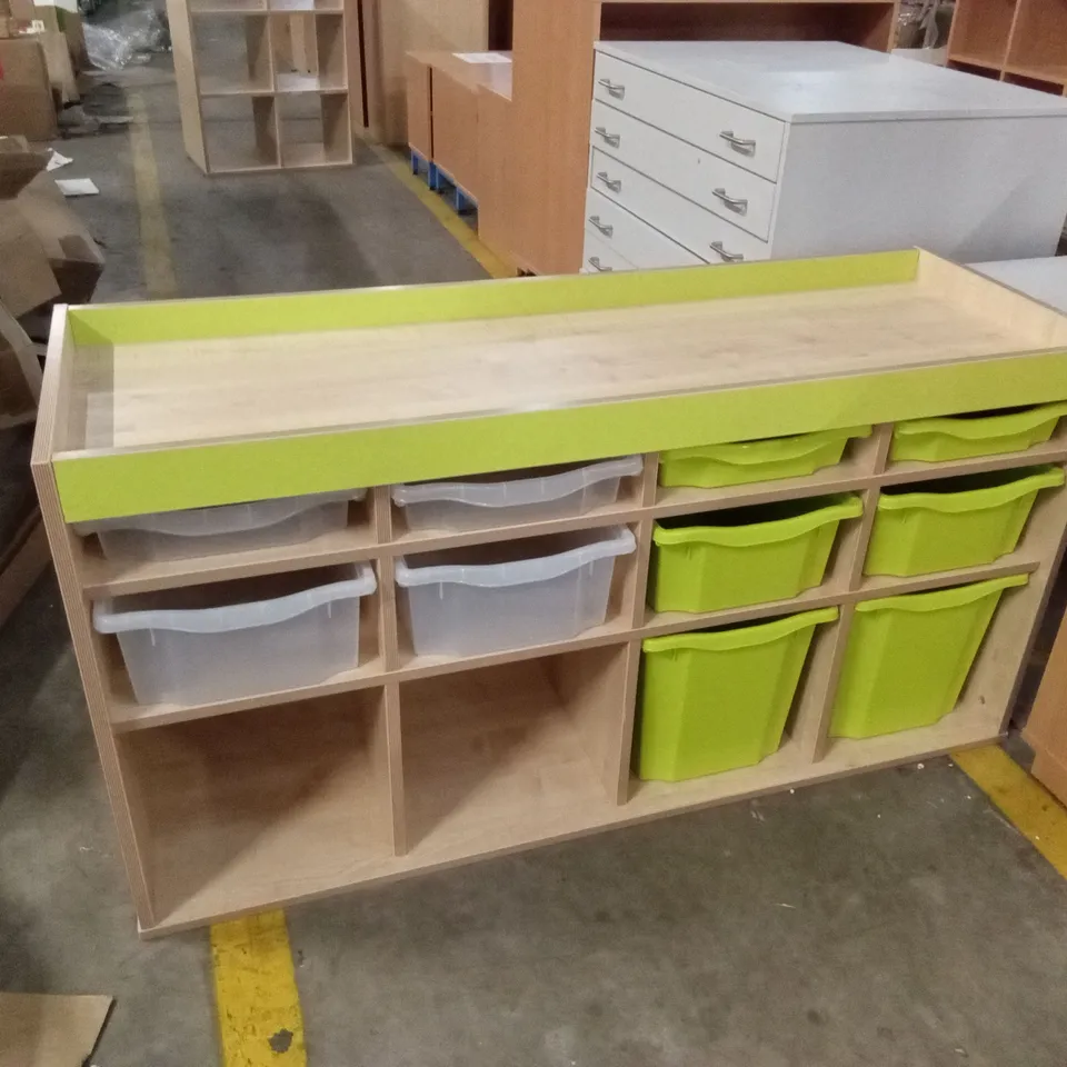 12 COMPARTMENT STORAGE UNIT WITH TRAYS/TUBS