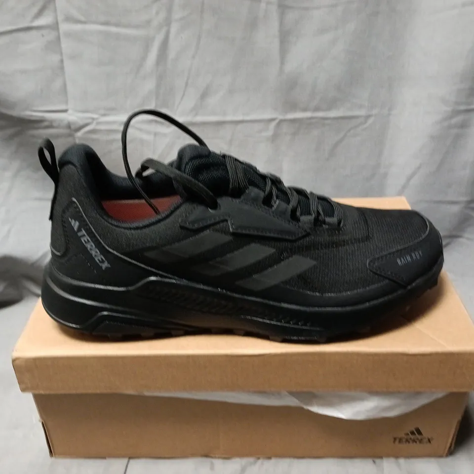 BOXED PAIR OF ADIDAS TERREX ANYLANDER RAIN READY TRAINERS IN BLACK - UK 8.5
