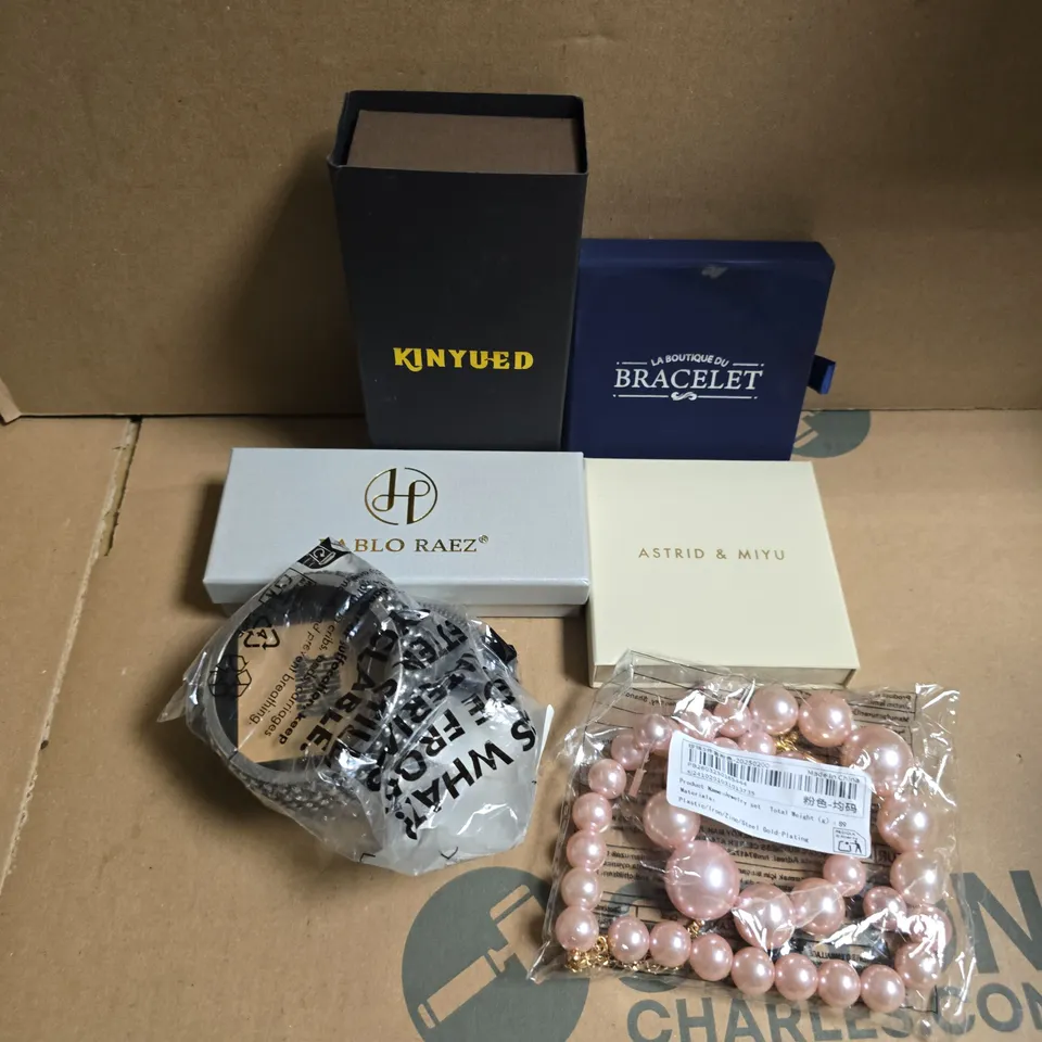 APPROXIMATELY 20 ASSORTED JEWELLERY ITEMS TO INCLUDE BRANDS SUCH AS ASTRID & MIYU, PABLO RAEZ, KINYUED, ETC
