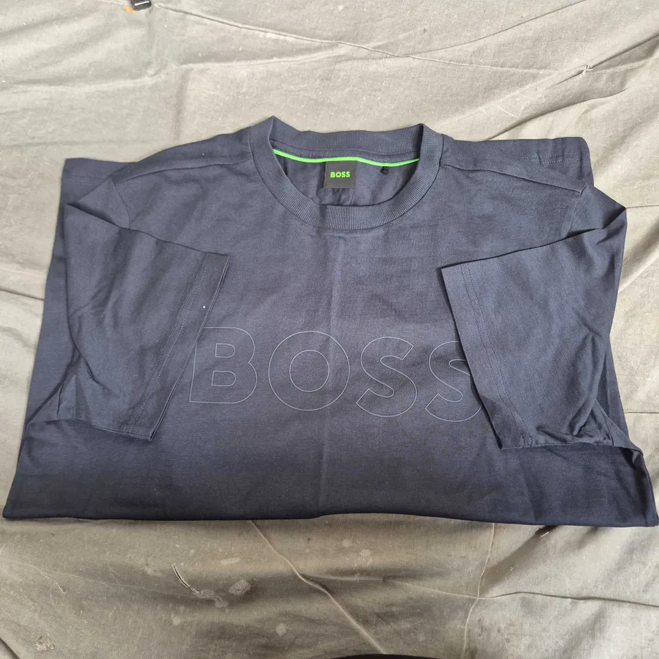 HUGO BOSS NAVY T-SHIRT WITH EMBOSSED BOSS LOGO SIZE M