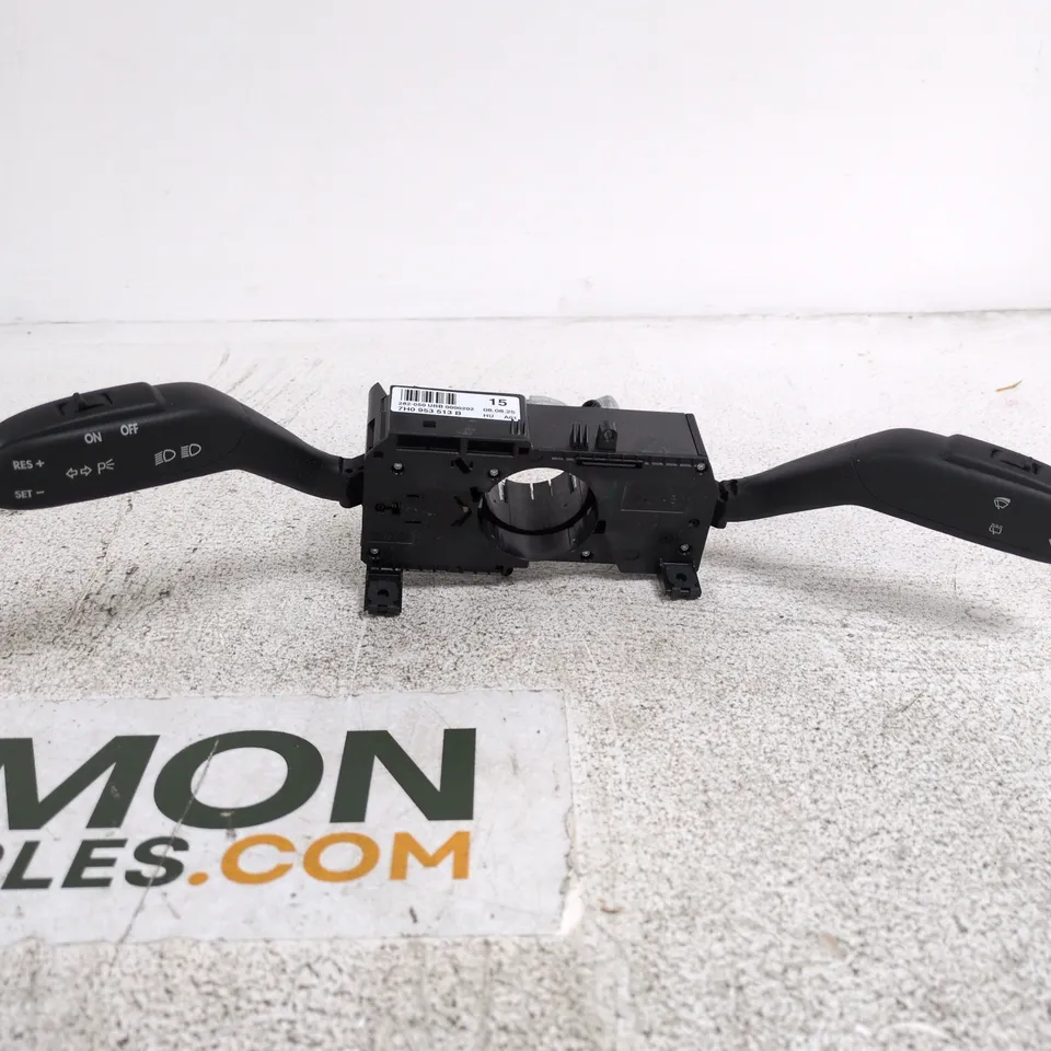 VOLKSWAGEN GROUP STEERING COLUMN STALK SWITCH