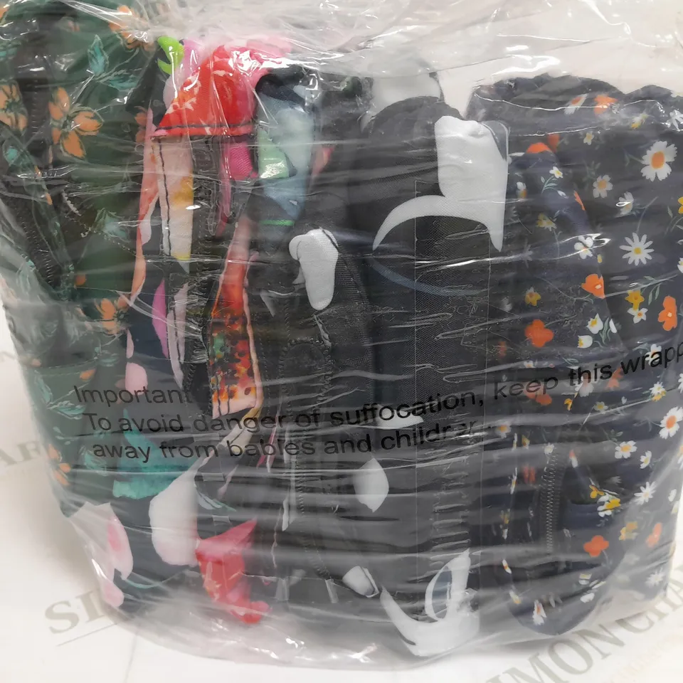 CALIFORNIA INNOVATIONS SET OF 4 DOUBLE HANDLE INSULATED BAGS - FLORAL 