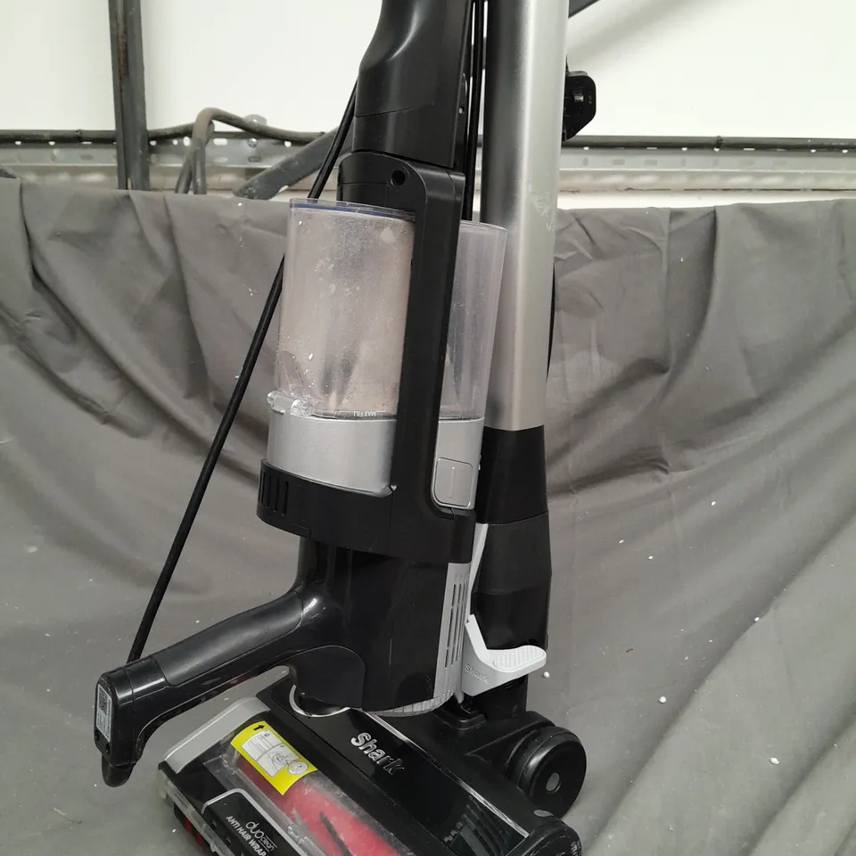 SHARK STRATOS ANTI HAIR WRAP PET PRO VACUUM CLEANER HZ3000UKT