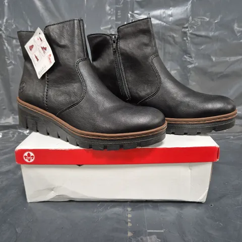 BOXED PAIR OF RIEKER WEDGE ANKLE BOOTS IN BLACK SIZE 8