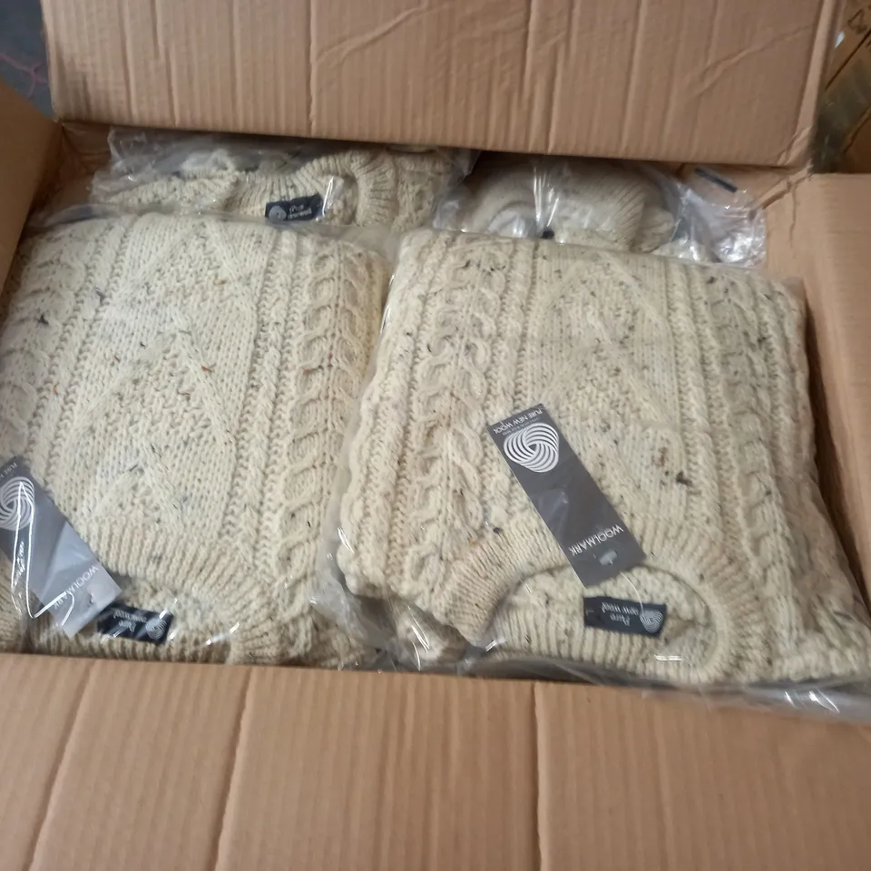 LOT OF 10 AS NEW PURE NEW WOOL KNITTED CREW JUMPERS IN ECRU - ALL L
