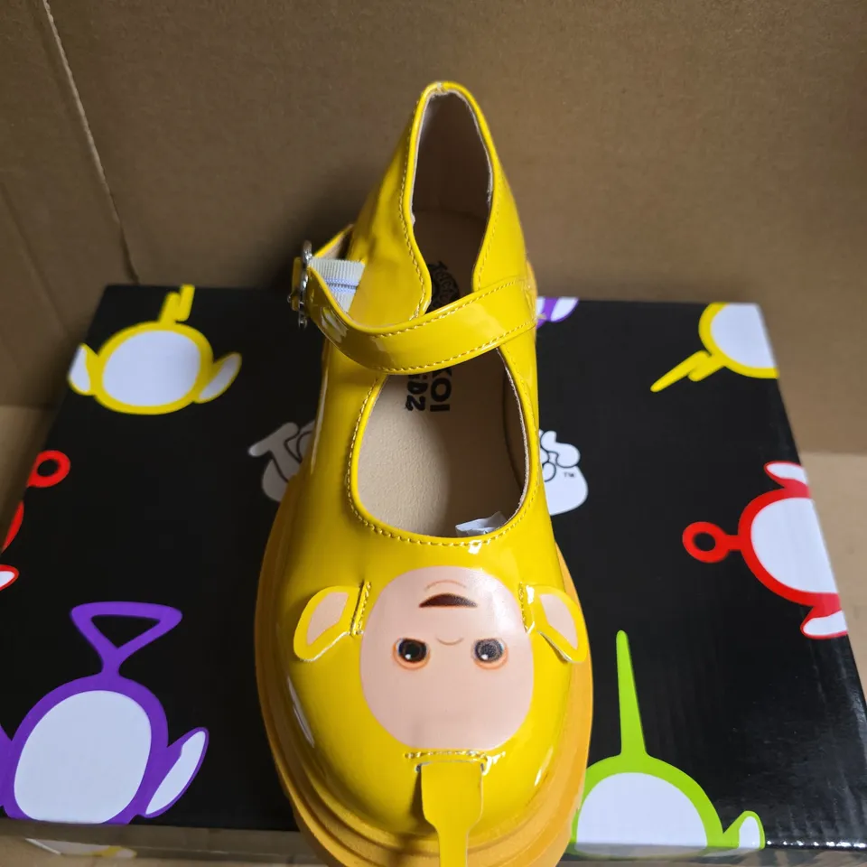 BOXED PAIR OF KOI LA LA TELETUBBIES KIDZ MARY JANES – YELLOW, UK 13K