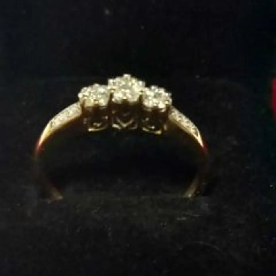 9CT GOLD RING WITH THREE DIAMOND SET CLUSTERS AND DIAMOND SHOULDERS