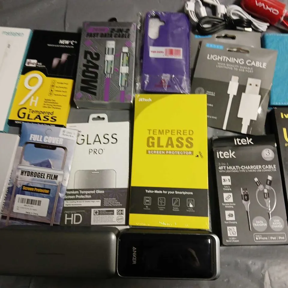 LOT OF ASSORTED MOBILE PHONE ACCESSORIES TO INCLUDE CASES, SCREEN PROTECTORS AND CHARGERS