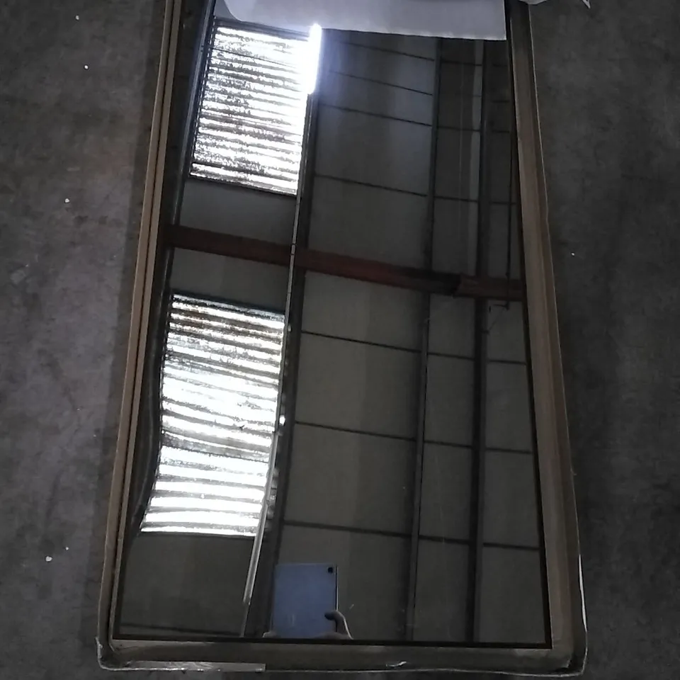 BOXED ALUMINIUM FLAT MIRROR - BLACK (1 BOX)