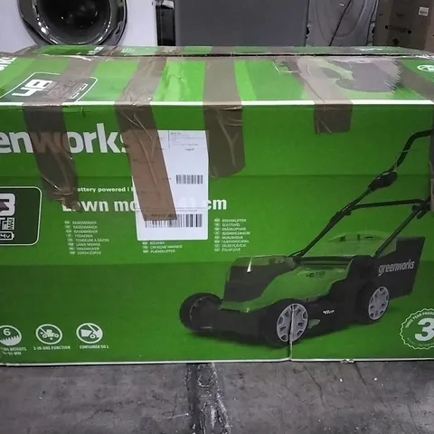 BOXED GREENWORX BATTERY POWERED 41CM LAWNMOWER 