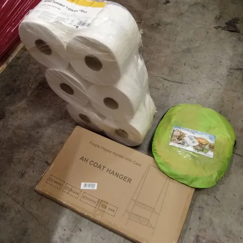 PALLET OF ASSORTED HOUSEHOLD GOODS AND PRODUCTS TO INCLUDE; TOILET ROLL, DINOSAUR YURT, COAT HANGER ETC