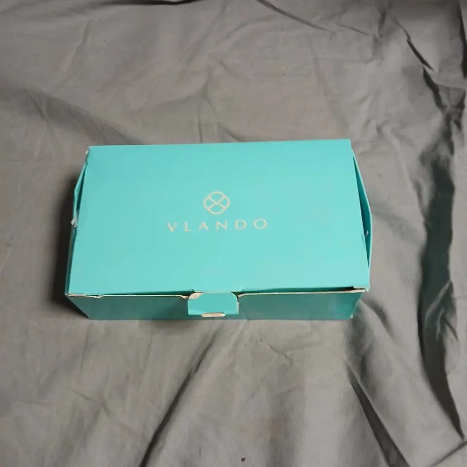 VLANDO TURQUOISE TRAVEL JEWELRY BOX WITH MIRROR AND RING ROLLS