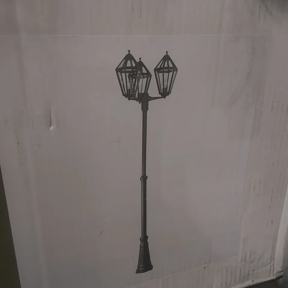 BOXED GOODHOME RADLEY 3-LIGHT HEAD LAMPPOST LIGHT