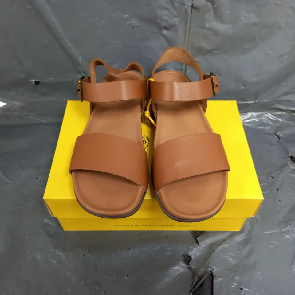 BOXED STRIVE LEATHER CARA SANDALS SIZE 6