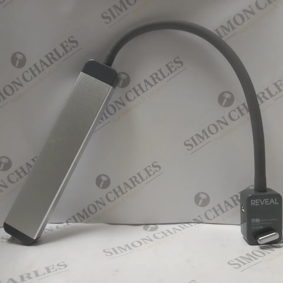 GLAMCOR PROFESSIONAL REVEAL PRO PORTABLE LED 