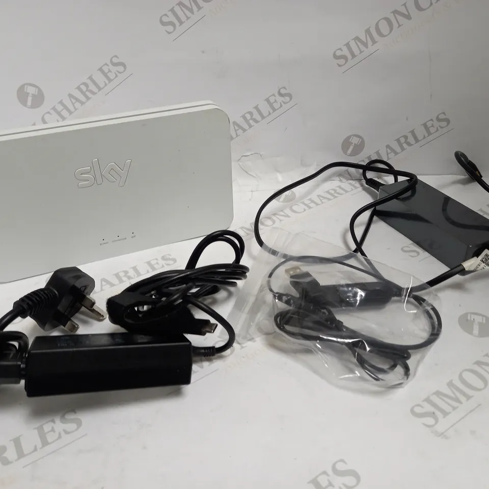 LOT OF APPROXIMATELY 10 ASSORTED ELECTRICAL ITEMS, TO INCLUDE ROUTER, AC ADAPTER, DJI CHARGER, ETC