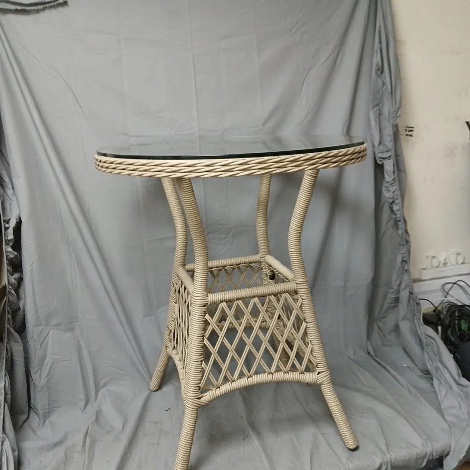 NATURAL RATTAN ROUND GLASS-TOP TABLE