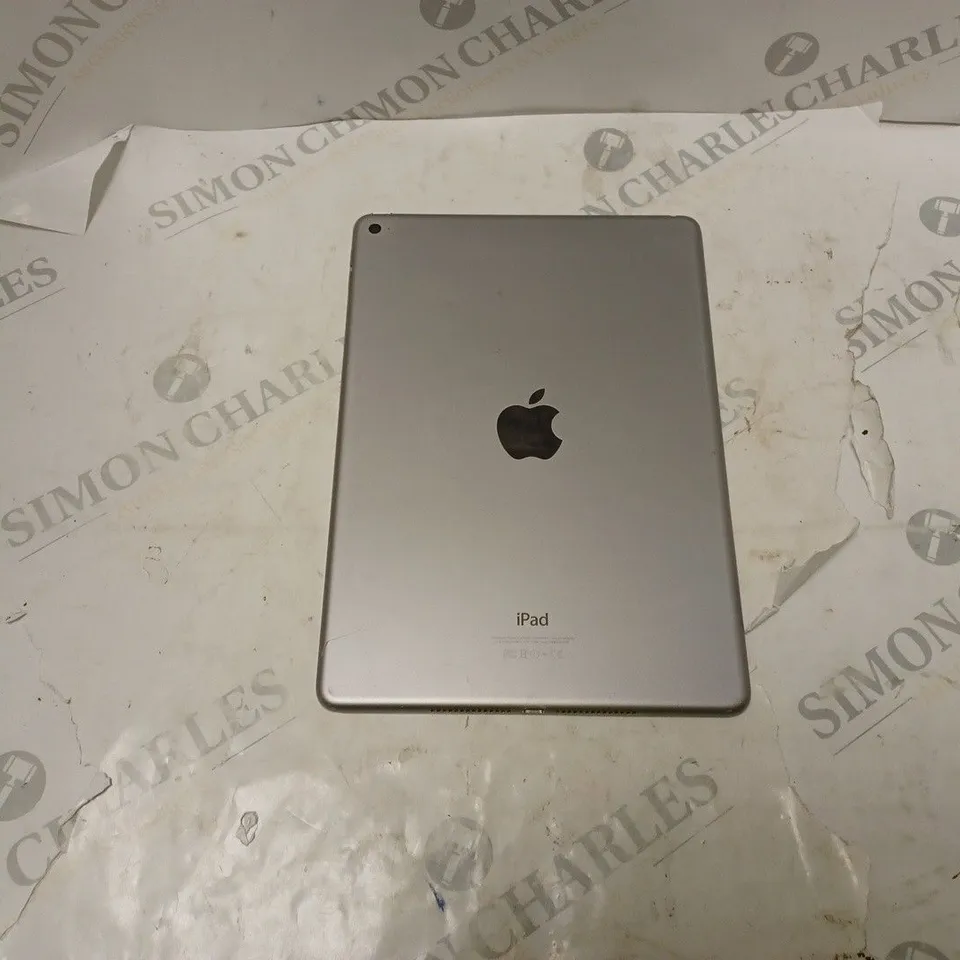 APPLE IPAD IN GREY MODEL A1566