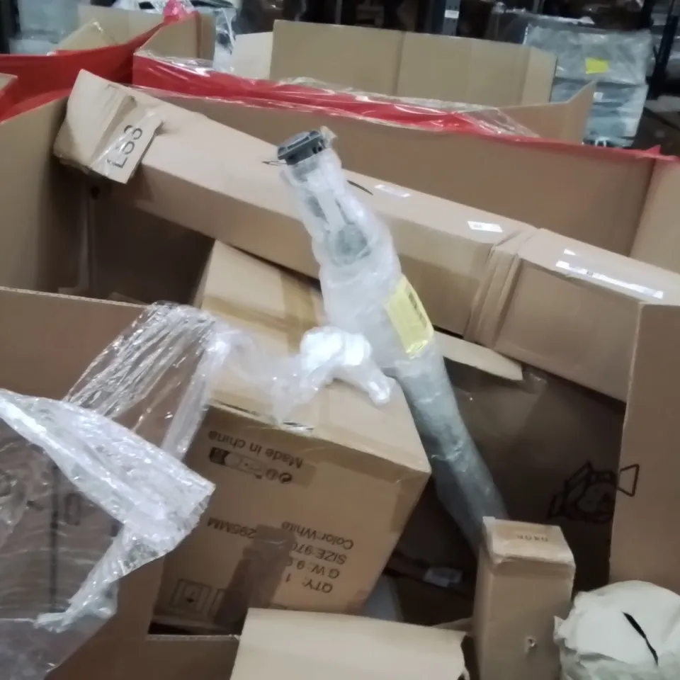 PALLET OF ASSORTED HOUSEHOLD GOODS AND PRODUCTS TO INCLUDE;WINDOW SQUEEGEE,PLANTS COVER