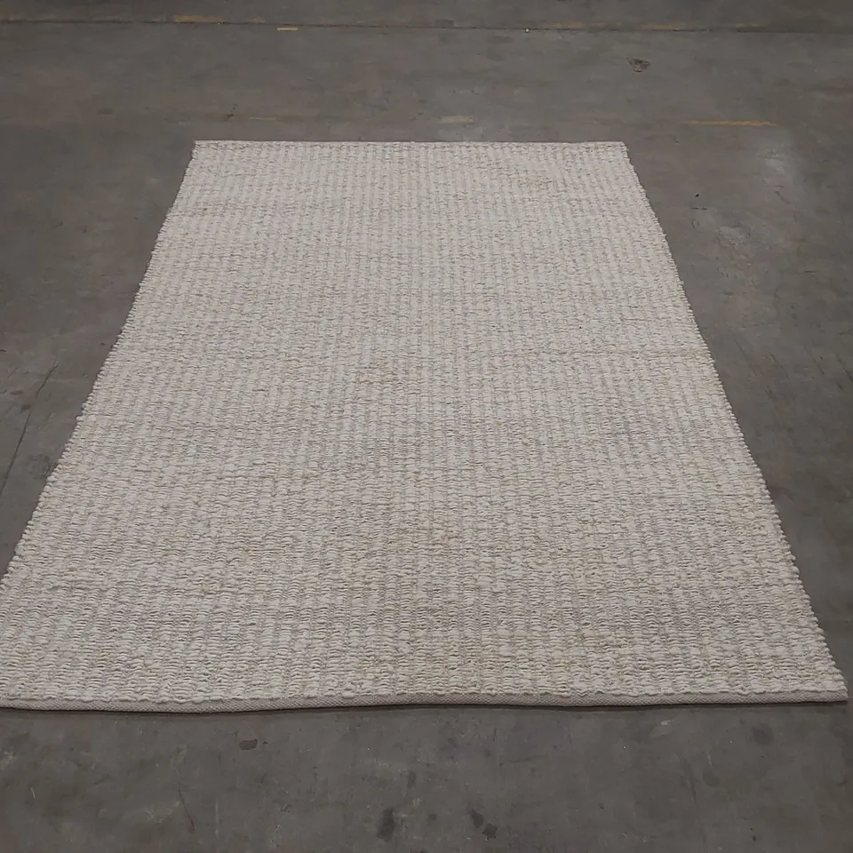 QUALITY DESIGNER AREA RUG - APPROXIMATELY 235 x 158cm
