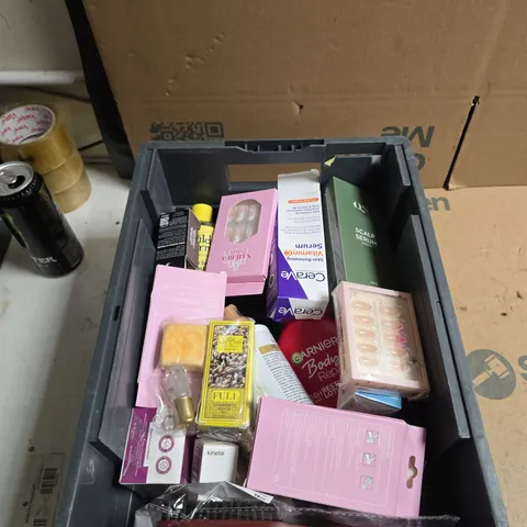 TOTE OF APPROXIMATELY 20 ASSORTED COSMETICS TO INCLUDE: DOVE BODYWASH 