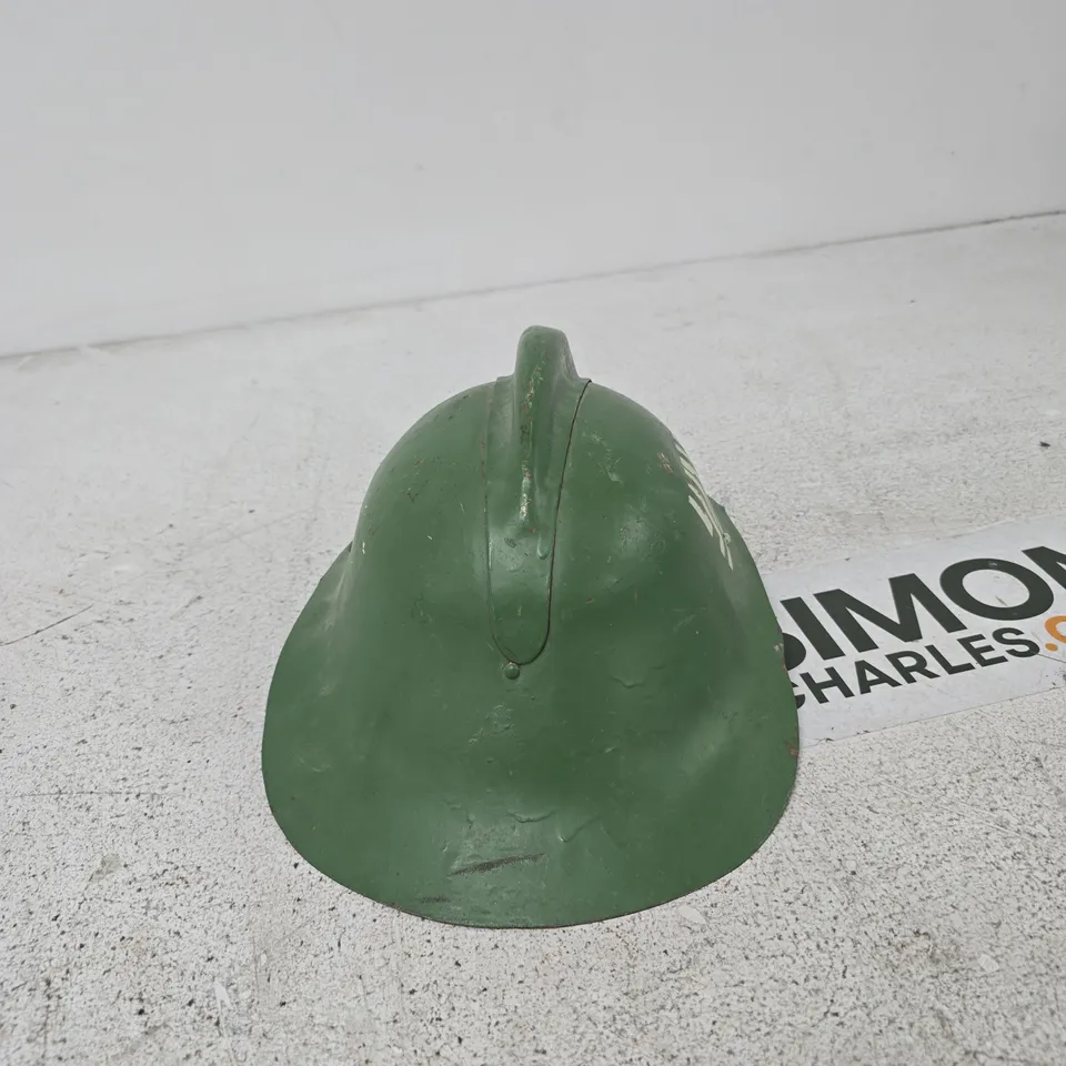 WWII BRITISH BRODIE HELMET WITH LEATHER LINER – GREEN 