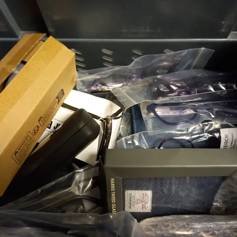 LOT OF APPROX 20 PAIRS OF GLASSES, SUNGLASSES AND FRAMES ONLY