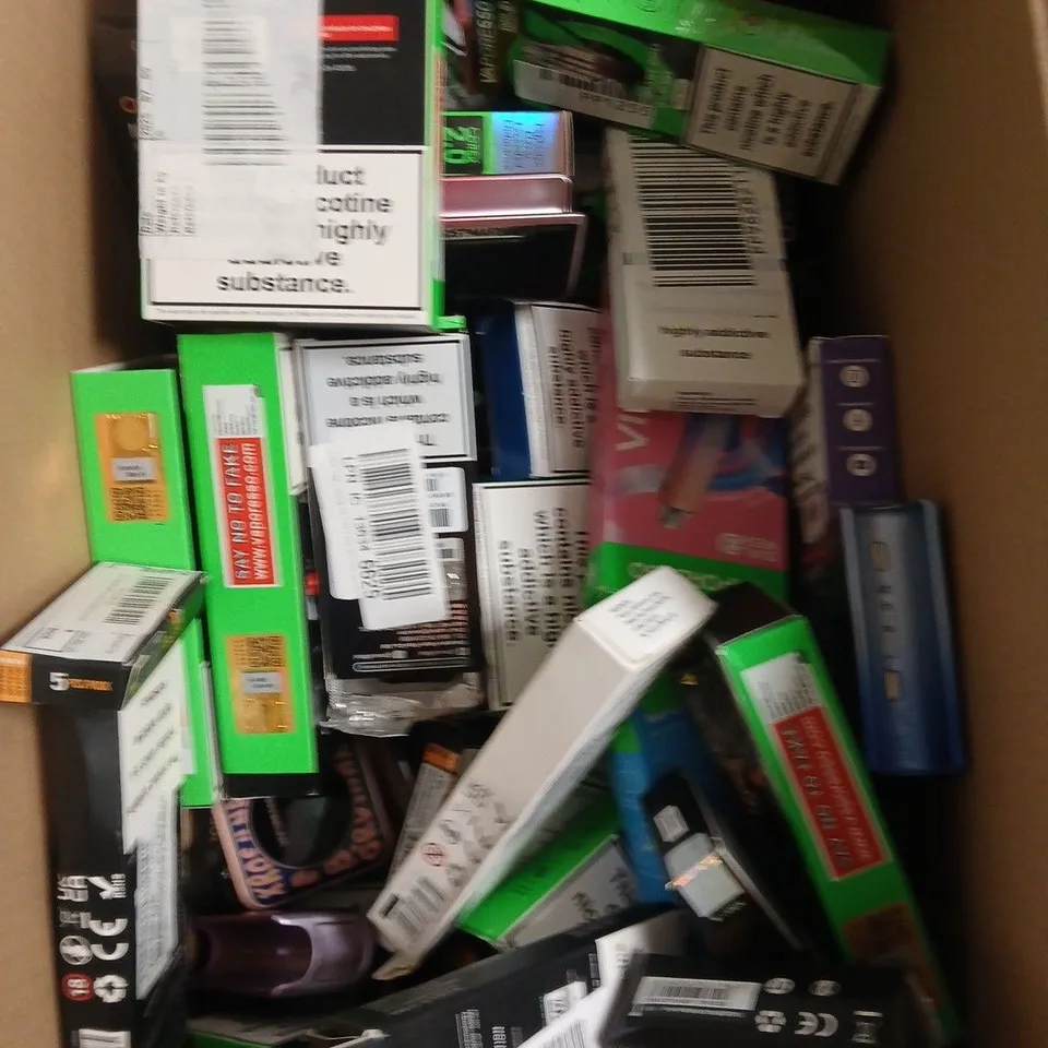 APPROXIMATELY 15 ASSORTED E-CIG PRODUCTS AND ACCESSORIES TO INCLUDE SMOK, VAPORESSO, ASPIRE ETC 
