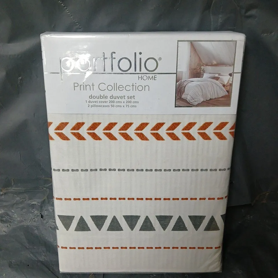 SEALED PORTFOLIO HOME PRINT COLLECTION CABIN STRIPE DOUBLE DUVET SET IN TERRACOTTA