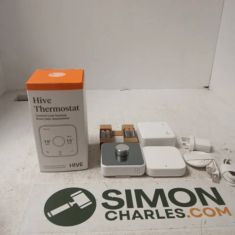 HIVE THERMOSTAT STARTER KIT (BOXED) – HUB, RECEIVER & THERMOSTAT