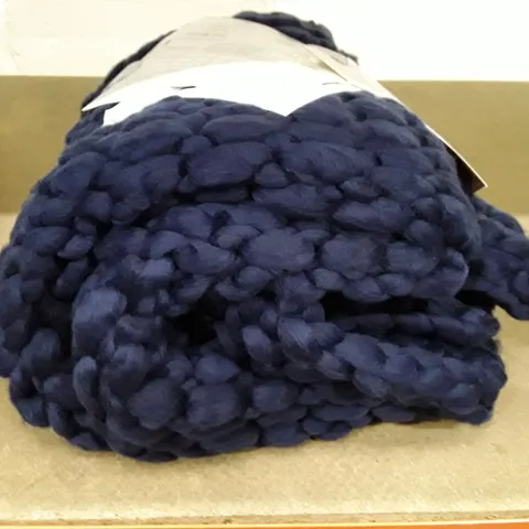 CAMBEL CABLE KNIT THROW BLANKET 