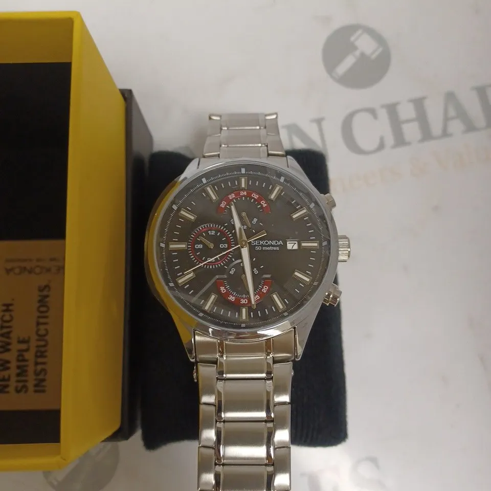 BOXED SEKONDA SILVER STEEL WATCH WITH RED DETAIL
