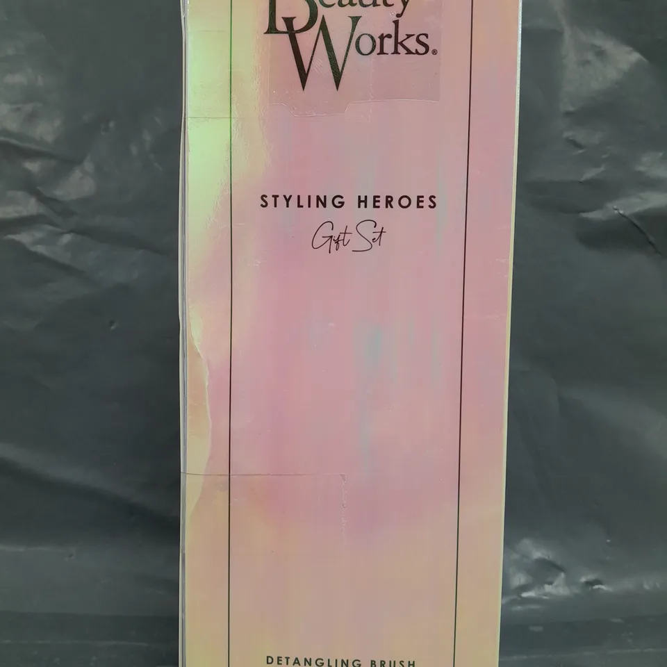 BOXED BEAUTY WORKS 10-IN-1 MIRACLE SPRAY X ARGAN SERUM GIFT SET  RRP £28.99