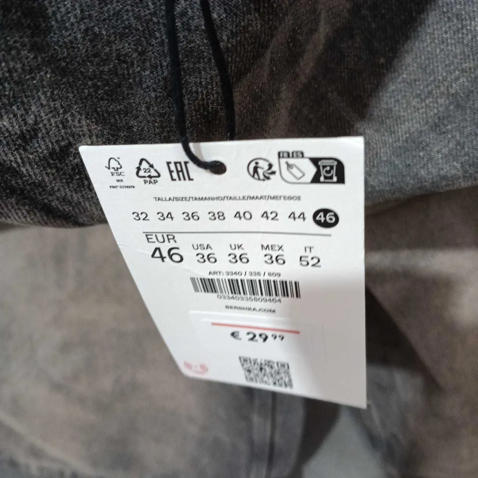 BERSHKA DENIM SHORTS, GREY WASH, UK 36 (EU 46) – MEN'S