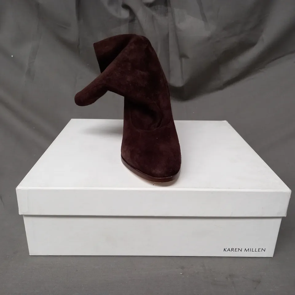 BOXED PAIR OF KAREN MILLEN SUEDE ANKLE BOOTS IN BROWN EU SIZE 37