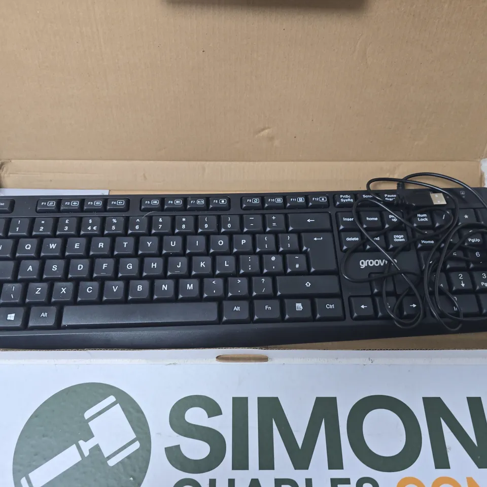 BOXED GROOVE WIRED KEBOARD