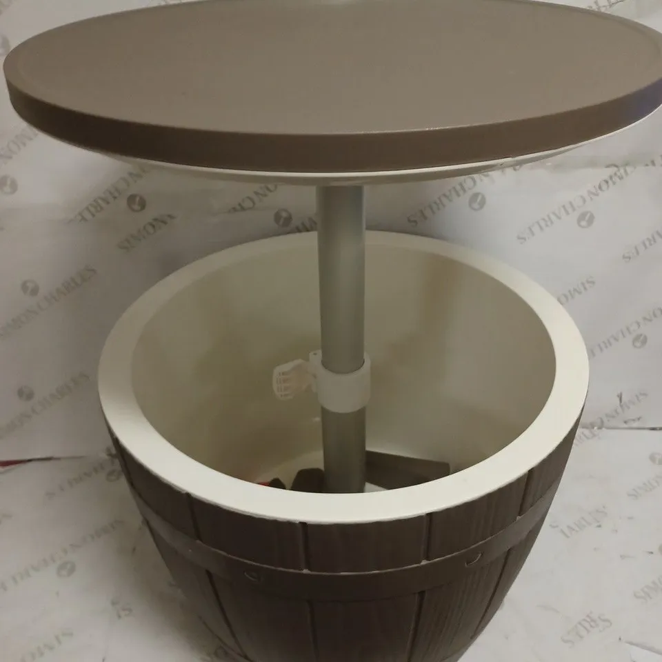 INNOVATORS DRINKS COOLER TABLE