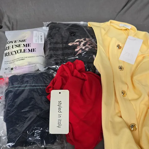 APPROXIMATELY 25 ASSORTED CLOTHING ITEMS IN VARIOUS SIZES, STYLES & COLOURS TO INCLUDE BRANDS SUCH AS ZARA, LUCCE, LEMONADE, ETC - COLLECTION ONLY