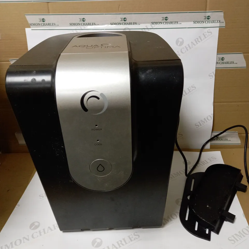 AQUA OPTIMA LUMI CHILLER