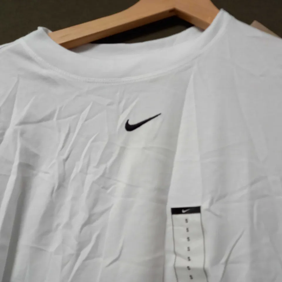 NIKE 'THE NIKE TEE' IN WHITE - SMALL