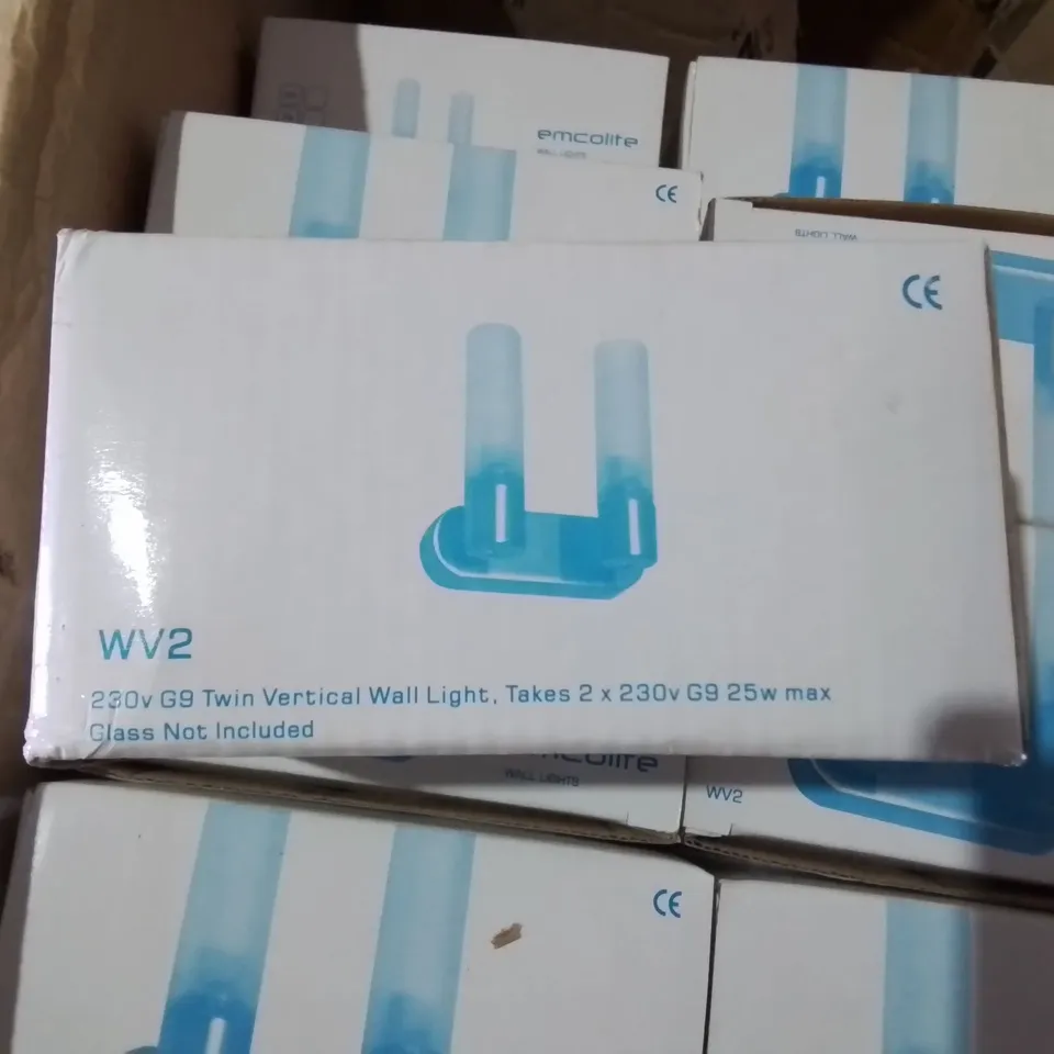 PALLET CONTAINING 10 MULTIPACK BOXES OF ASSORTED LIGHTING ITEMS TO INCLUDE EMCOLITE DOWNLIGHTS AND RISEN LITE LED MINI LIGHTS