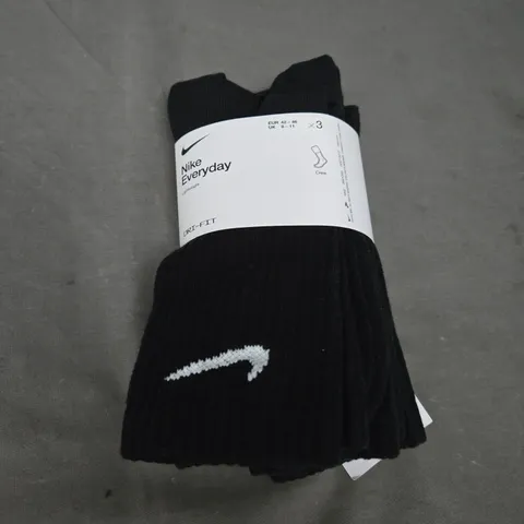 NIKE EVERYDAY DRI-FIT CREW SOCKS - X3 - UK 8-11